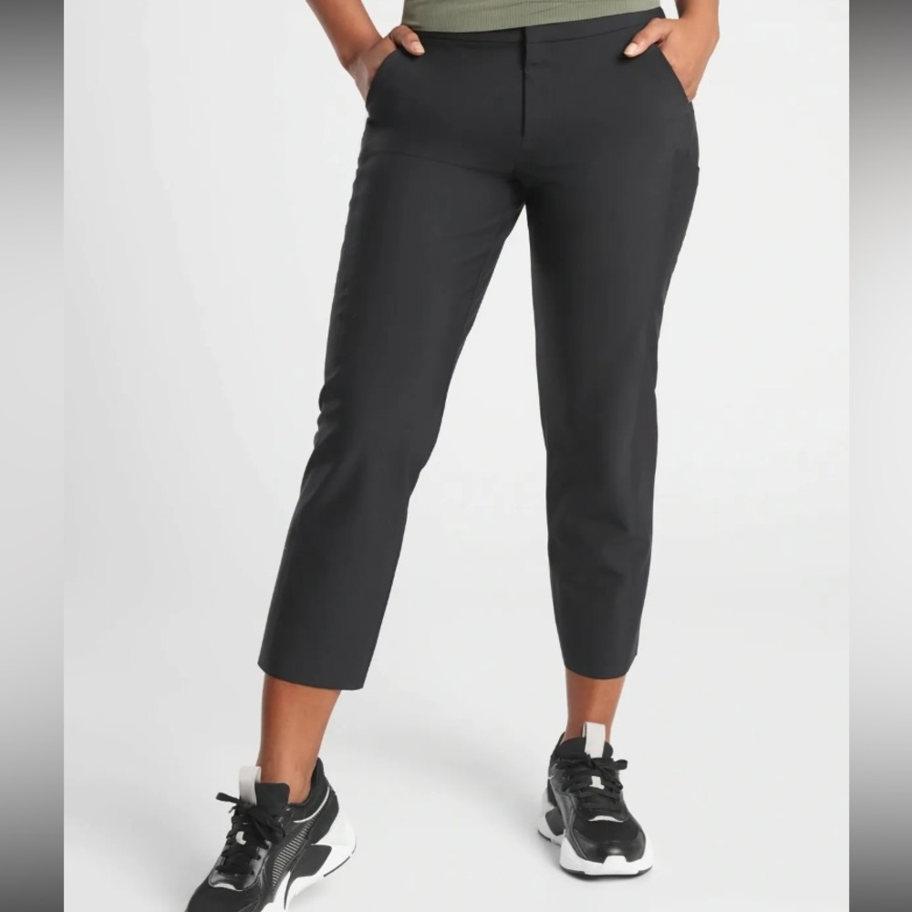 NWT new athleta stellar straight crop pant 4 S black work Capri stash pockets